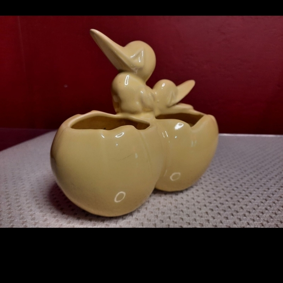 Shawnee Vintage Yellow Birds Planter, MCM Planter, Animal Plant Pot, Cottagecore - Picture 5 of 12